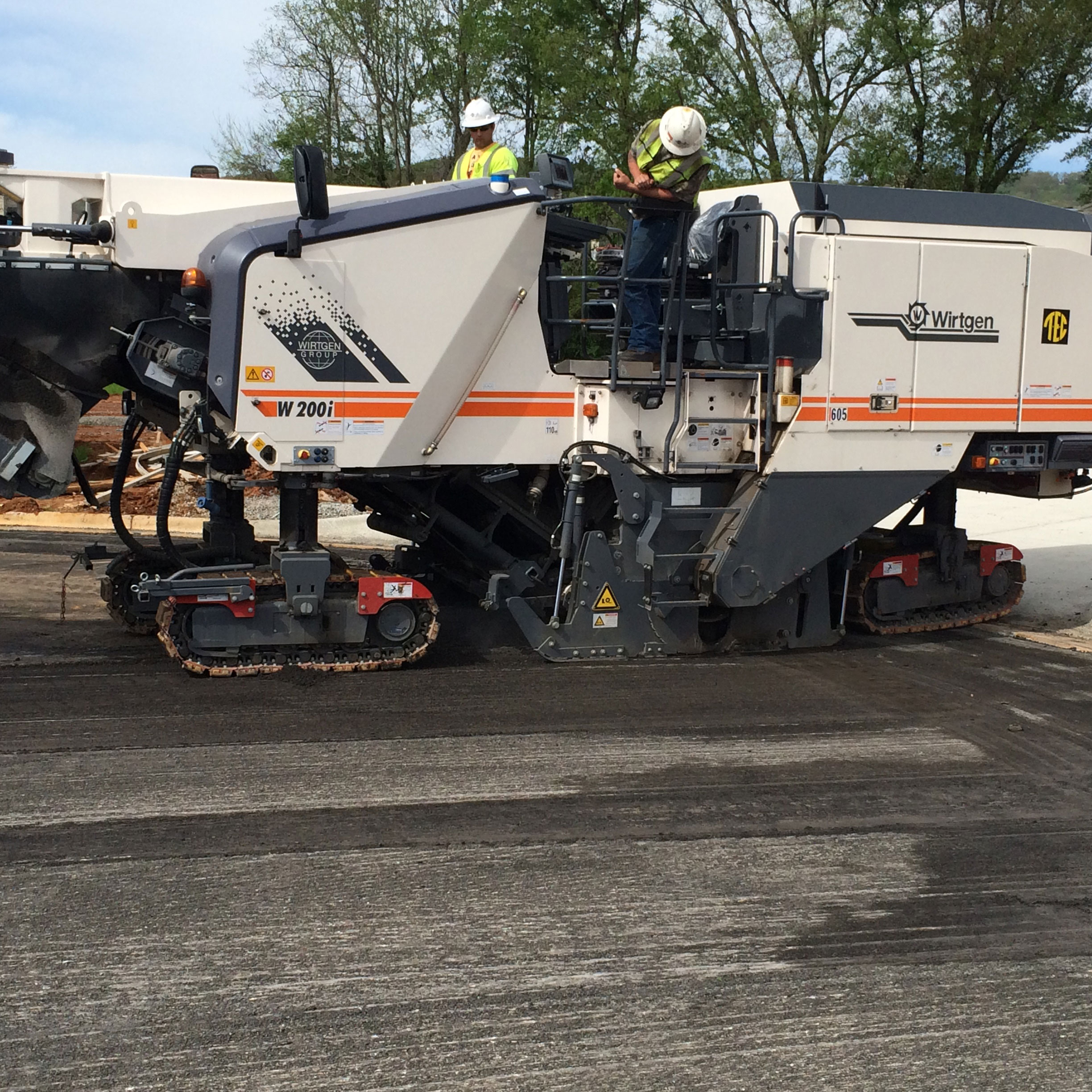 asphalt paving and pavement repair